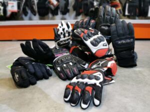 Les gants sont disponibles en fonction de la saison