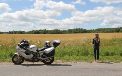 Voyager à moto : astuces et équipements indispensables