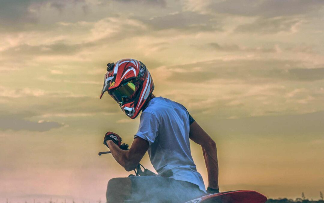 Pourquoi le voyage en solo à moto est une aventure?