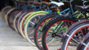 dizaine de vélo alignées